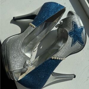 NWT Custom made Dallas Cowboy Silver and Blue Glitter Heels with Star Design